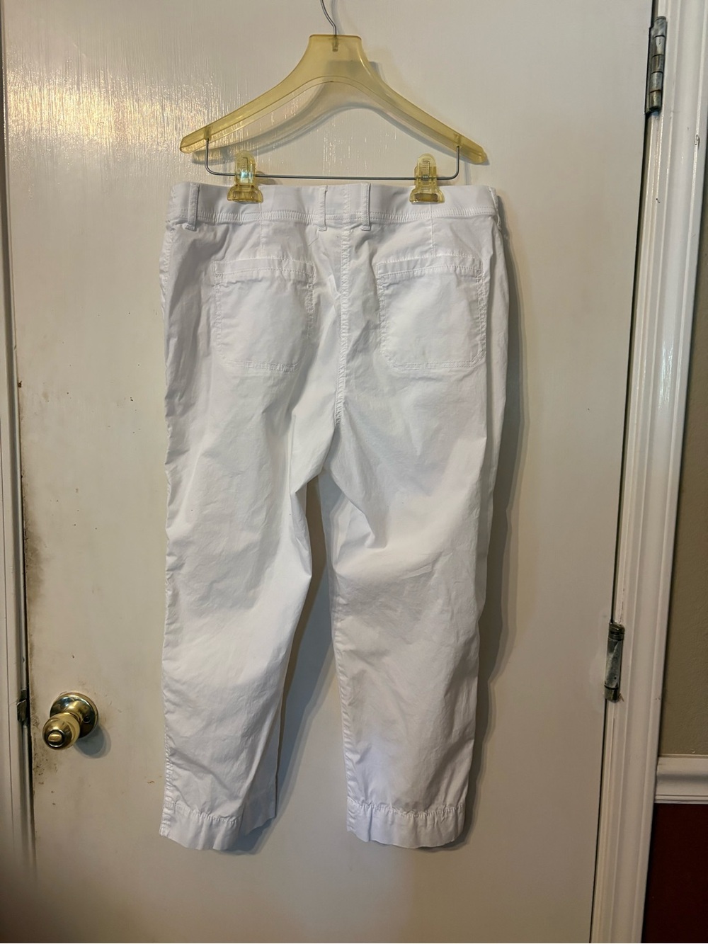 Chico's White Women's Crop Pants size 10 Waist 17 inseam 12 - Picture 2 of 3
